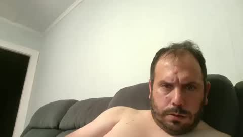 Snapshot of guynaked105 chatting on 10.11.25 guynaked105 online show from 10.11.25