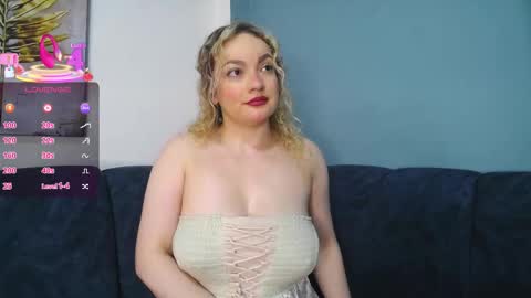 Snapshot of gya_stevens chatting on 11.20.25 Gya online show from 11.20.25