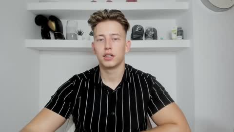 Snapshot of gym_alpha chatting on 12.05.24 Oliver online show from 12.05.24