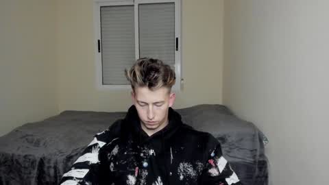 Snapshot of gym_alpha chatting on 12.16.24 Oliver online show from 12.16.24