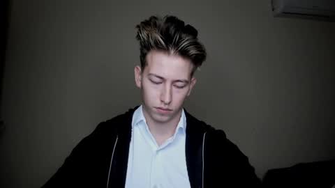 Snapshot of gym_alpha chatting on 12.28.24 Oliver online show from 12.28.24