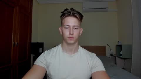 Snapshot of gym_alpha chatting on 03.02.25 Oliver online show from 03.02.25