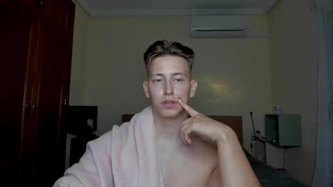 Snapshot of gym_alpha chatting on 03.04.25 Oliver online show from 03.04.25