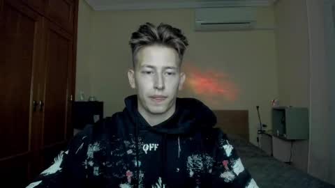 Snapshot of gym_alpha chatting on 03.09.25 Oliver online show from 03.09.25