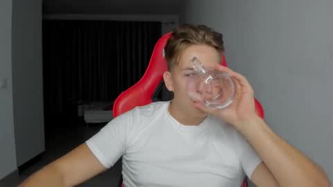 Snapshot of gym_alpha chatting on 10.22.25 Oliver online show from 10.22.25