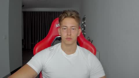 Snapshot of gym_alpha chatting on 10.24.25 Oliver online show from 10.24.25