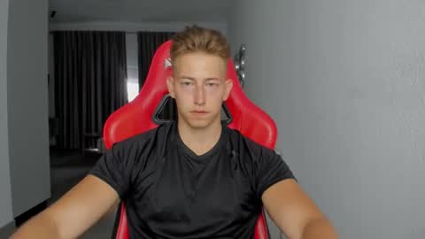 Snapshot of gym_alpha chatting on 11.01.25 Oliver online show from 11.01.25