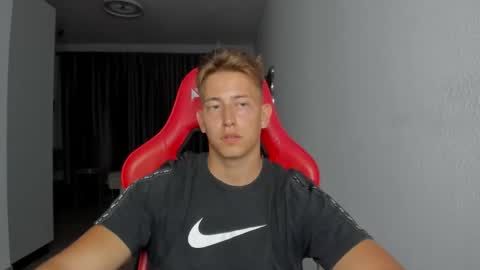 Snapshot of gym_alpha chatting on 11.03.25 Oliver online show from 11.03.25