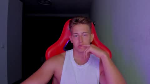 Snapshot of gym_alpha chatting on 11.10.25 Oliver online show from 11.10.25