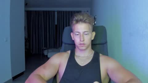 Snapshot of gym_alpha chatting on 11.28.25 Oliver online show from 11.28.25