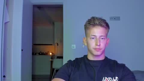 Snapshot of gym_alpha chatting on 12.17.25 Oliver online show from 12.17.25