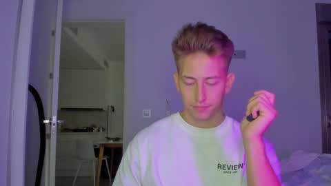 Snapshot of gym_alpha chatting on 12.21.25 Oliver online show from 12.21.25