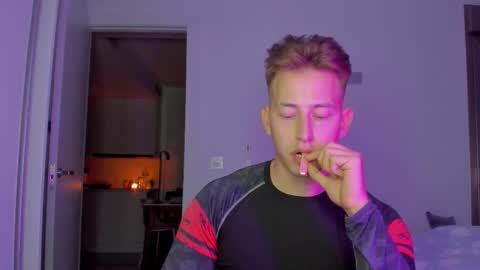 Snapshot of gym_alpha chatting on 12.22.25 Oliver online show from 12.22.25