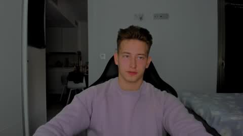 Snapshot of gym_alpha chatting on 03.10.26 Oliver online show from 03.10.26