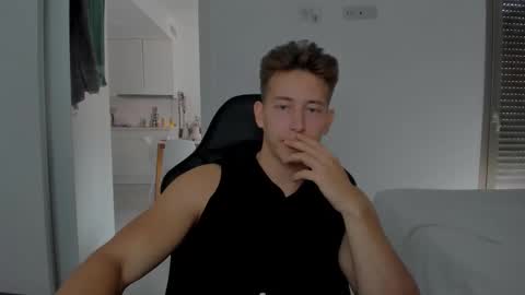 Snapshot of gym_alpha chatting on 03.12.26 Oliver online show from 03.12.26