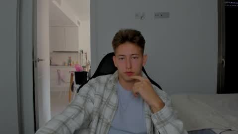 Snapshot of gym_alpha chatting on 03.13.26 Oliver online show from 03.13.26