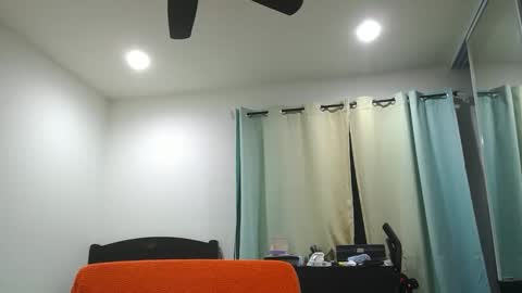 Snapshot of h0nest84 chatting on 12.15.24 h0nest84 online show from 12.15.24