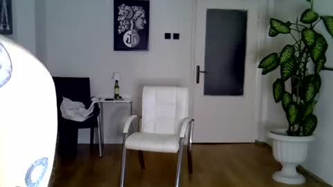 Snapshot of h_blackwood chatting on 06.11.26 H. Blackwood online show from 06.11.26