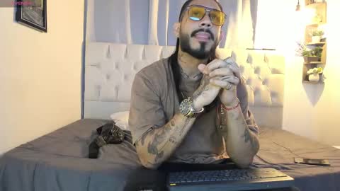 Snapshot of hache222 chatting on 01.15.25 hache222 online show from 01.15.25