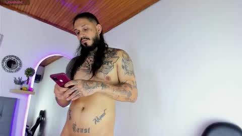 Snapshot of hache222 chatting on 10.18.25 hache222 online show from 10.18.25