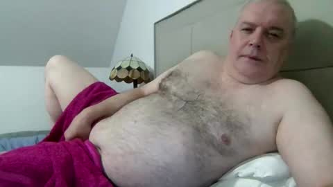 Snapshot of haggisstop chatting on 11.12.25 haggisstop online show from 11.12.25