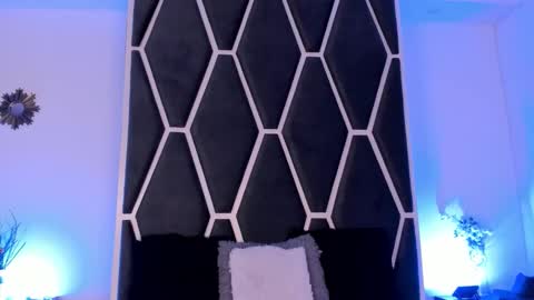 Snapshot of haiileymiller chatting on 11.05.25 Kendal online show from 11.05.25