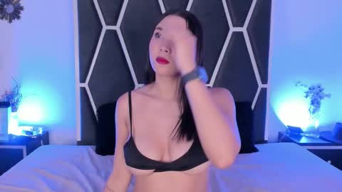 Snapshot of haiileymiller chatting on 01.07.26 Kendal online show from 01.07.26