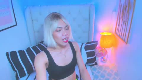 HAILEE HORNY online show from 02.10.25