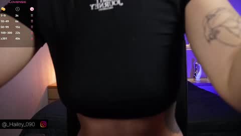 Snapshot of hailey_09 chatting on 09.24.25 Hailey online show from 09.24.25