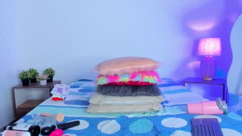 hailey_hadid online show from 10.16.25