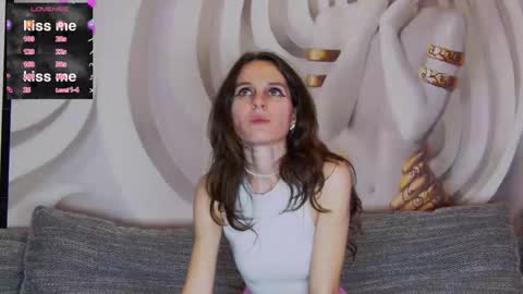 HaileyPeach online show from 03.09.25