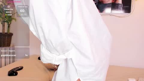 Snapshot of hailey_thompsonnn chatting on 10.07.25 Hailey Thompson online show from 10.07.25