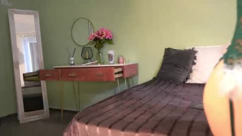 Hailey online show from 02.17.25