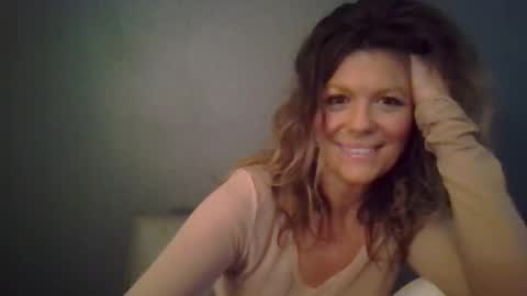 Snapshot of haileys123 chatting on 12.14.25 Hailey online show from 12.14.25