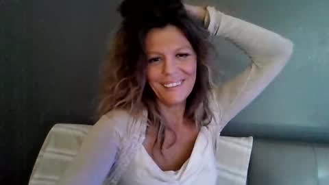 Snapshot of haileys123 chatting on 01.11.26 Hailey online show from 01.11.26