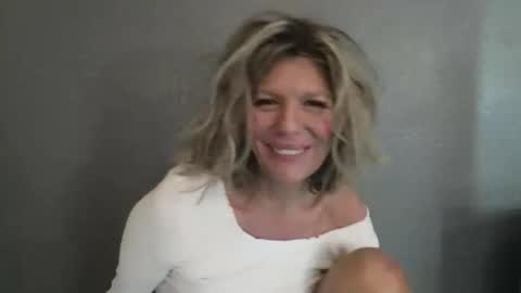 Snapshot of haileys123 chatting on 04.19.26 Hailey online show from 04.19.26