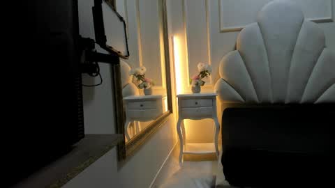 Snapshot of haileysans chatting on 04.13.26 haileysans online show from 04.13.26