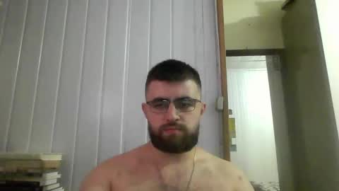 Snapshot of hairy_man_69_ chatting on 12.30.24 horny online show from 12.30.24