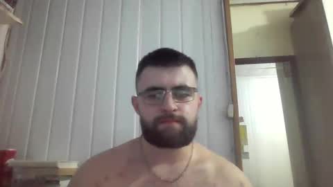 Snapshot of hairy_man_69_ chatting on 01.02.25 horny online show from 01.02.25