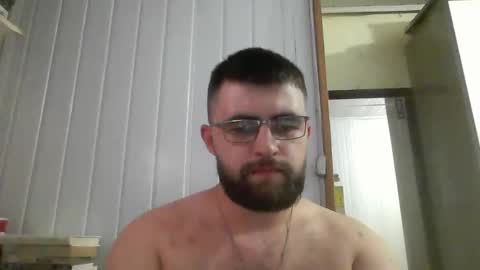 Snapshot of hairy_man_69_ chatting on 01.04.25 horny online show from 01.04.25
