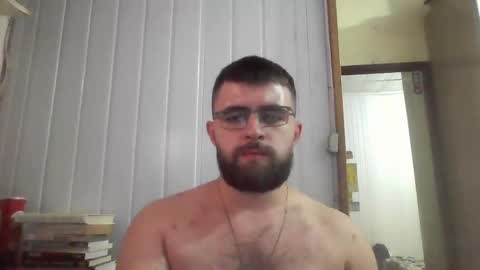 Snapshot of hairy_man_69_ chatting on 01.05.25 horny online show from 01.05.25