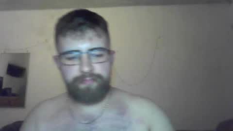 Snapshot of hairy_man_69_ chatting on 10.17.25 horny online show from 10.17.25