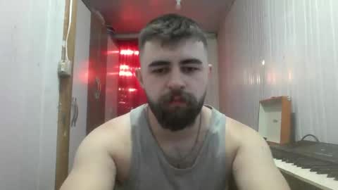 Snapshot of hairy_man_69_ chatting on 12.18.25 horny online show from 12.18.25