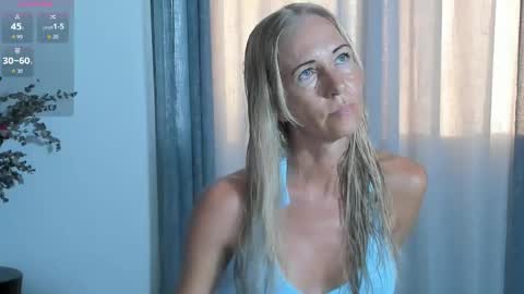 Snapshot of hairy_mommy chatting on 06.01.26 Christine - online show from 06.01.26
