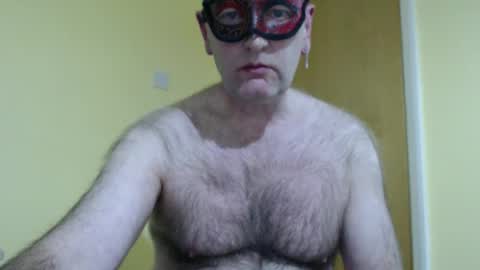 Snapshot of hairyape1 chatting on 12.18.25 Hairy male online show from 12.18.25