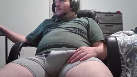 Snapshot of hairymikey chatting on 11.04.25 hairymikey online show from 11.04.25