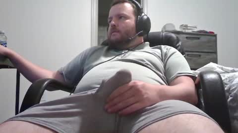 Snapshot of hairymikey chatting on 04.18.26 hairymikey online show from 04.18.26