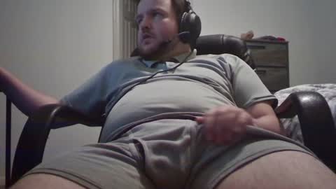 Snapshot of hairymikey chatting on 06.25.26 hairymikey online show from 06.25.26