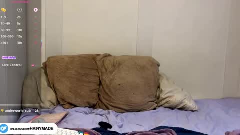 Snapshot of hairyshort chatting on 05.21.26 hairy and short online show from 05.21.26