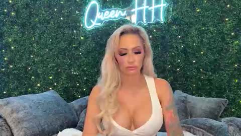 Halia Hill online show from 02.19.26